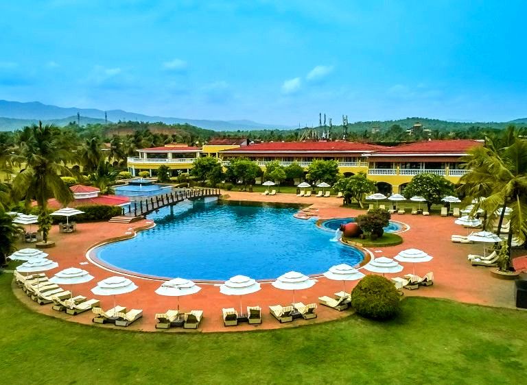 THE LALIT GOLF AND SPA RESORT - 10