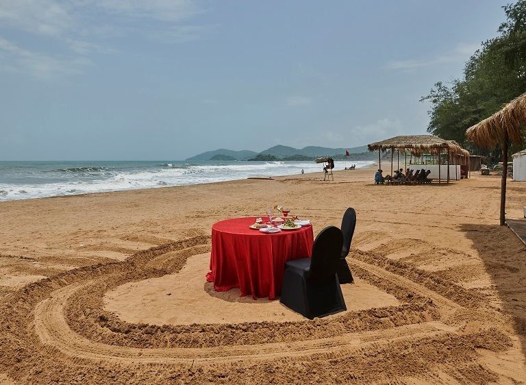 THE LALIT GOLF AND SPA RESORT - 6