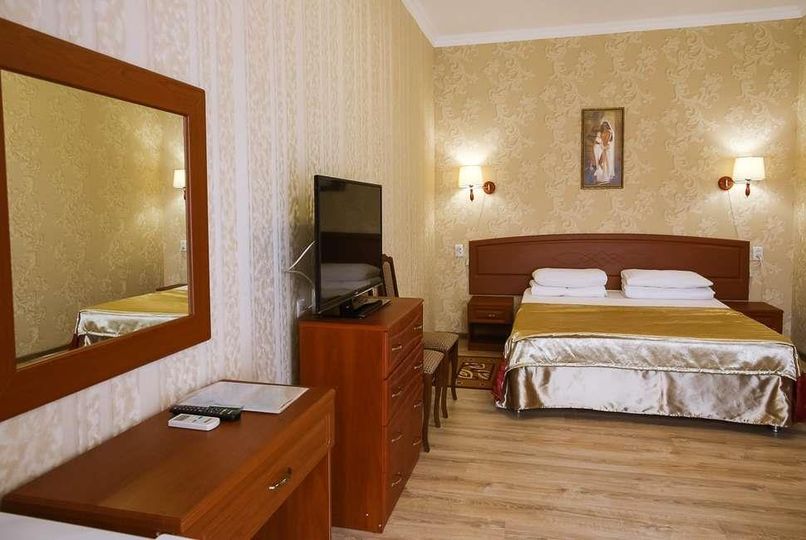 СЕЙТ-НЕБИ, база отдыха - 4