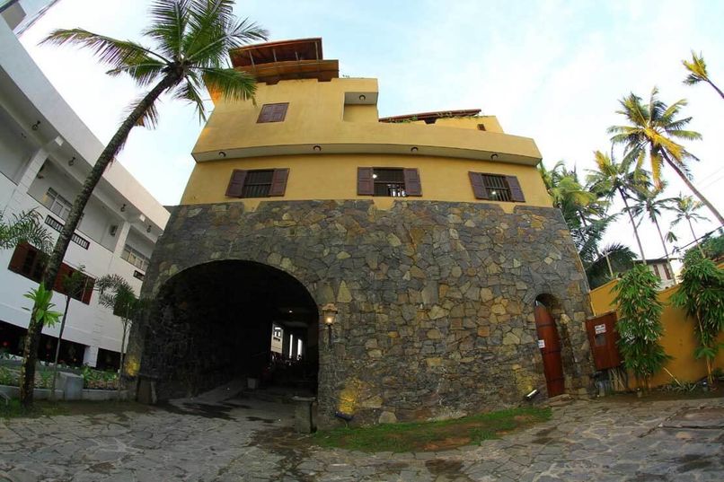 ROCK FORT HOTEL - 1