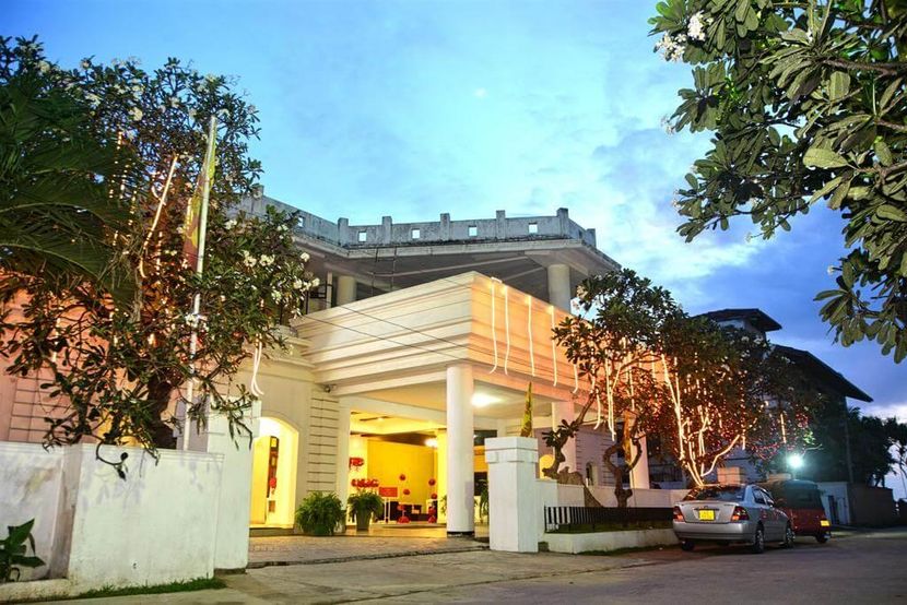 RAINBOW BEACH HOTEL (Ambalangoda) - 1