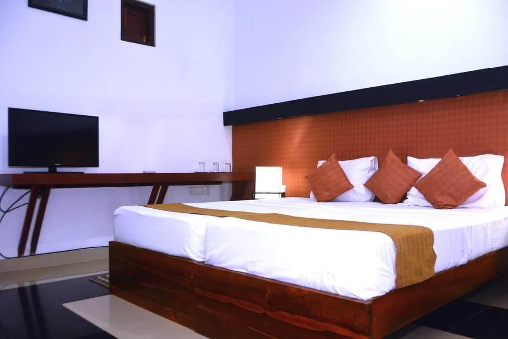 RAINBOW BEACH HOTEL (Ambalangoda) - 3