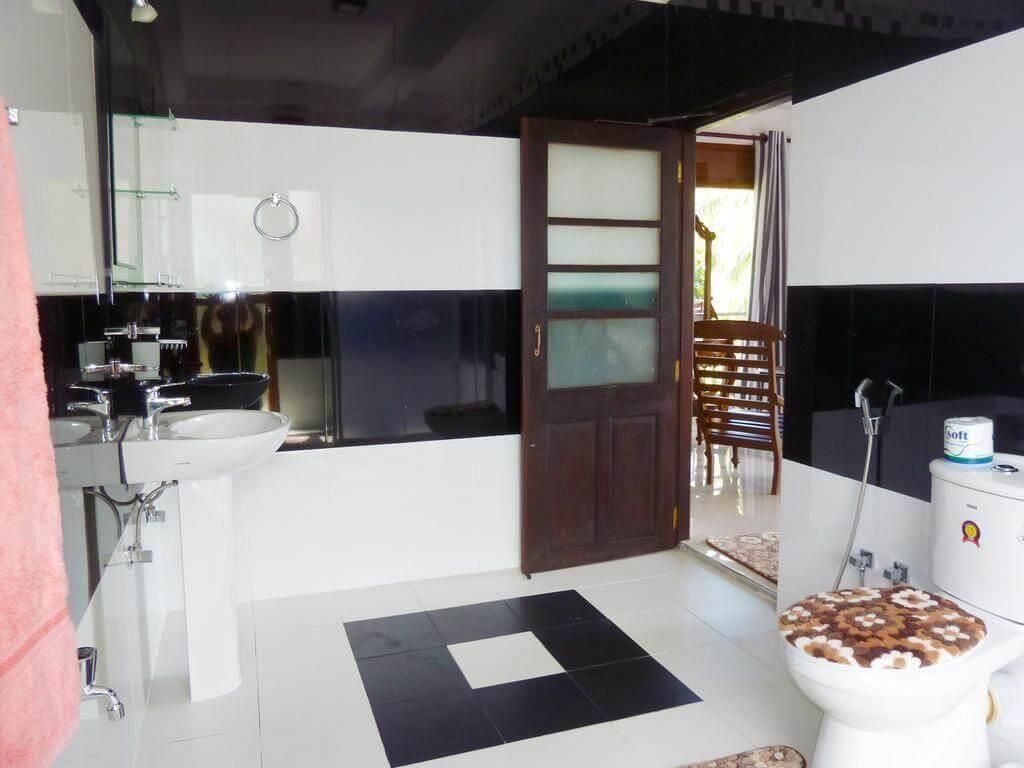 SEA VIEW DEEPAL VILLA IN UNAWATUANA - 12