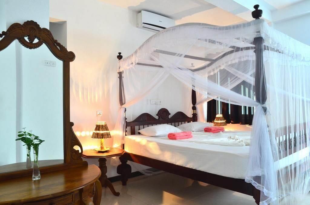 SEA VIEW DEEPAL VILLA IN UNAWATUANA - 13