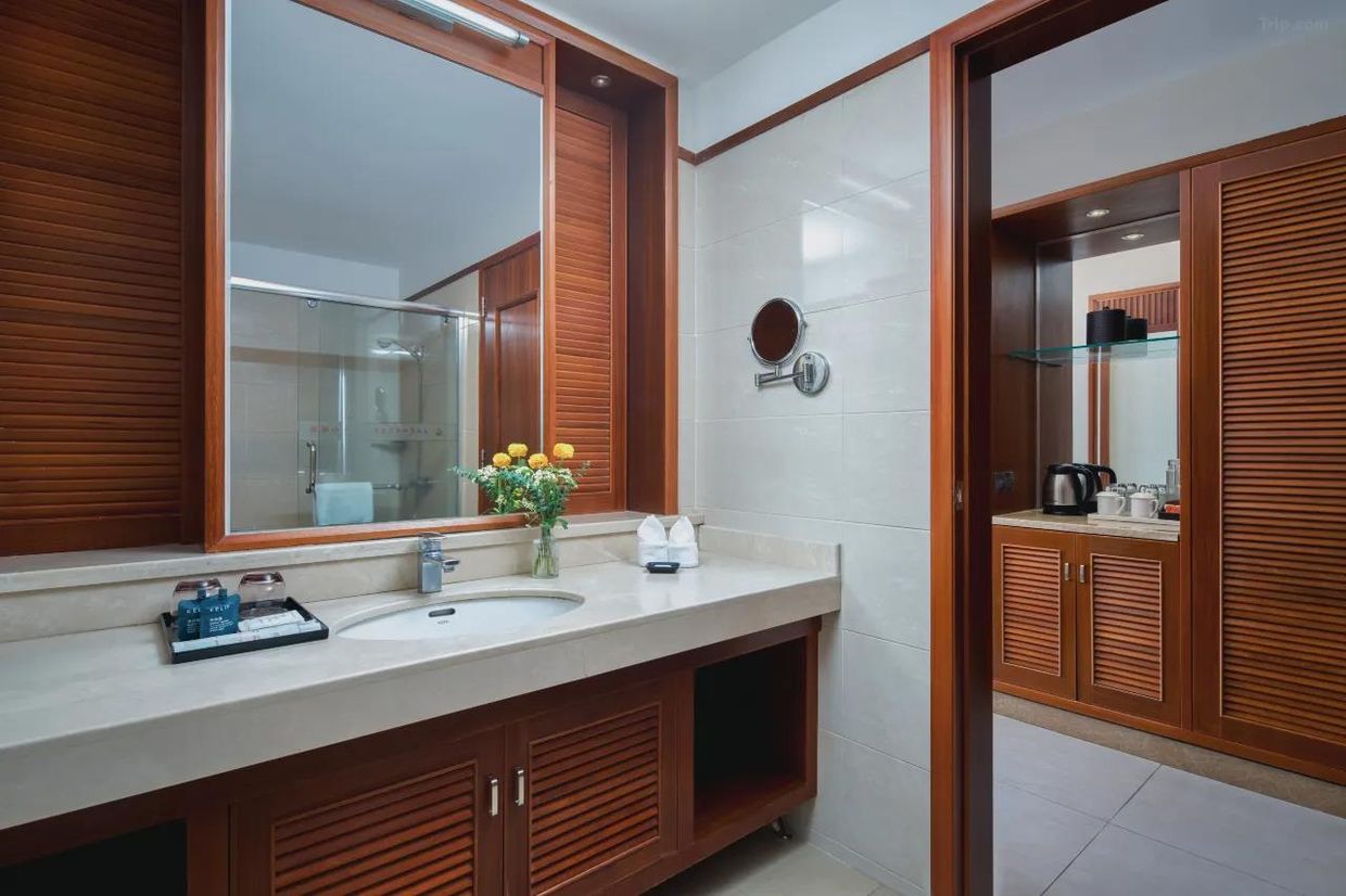 SANYA BAY ASGARD HOTEL - 8