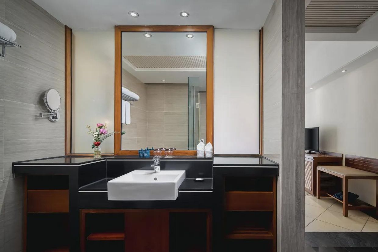 SANYA BAY ASGARD HOTEL - 9