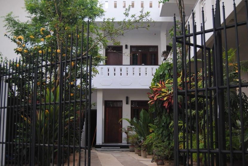 UNAWATUNA BEACH BUNGALOW - 1