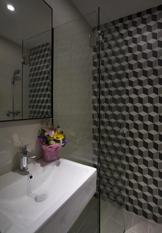 HOTEL 81 PREMIER HOLLYWOOD - 9