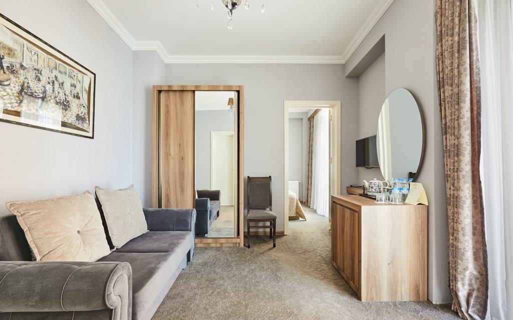 PUSHKINI HOTEL TBILISI - 8