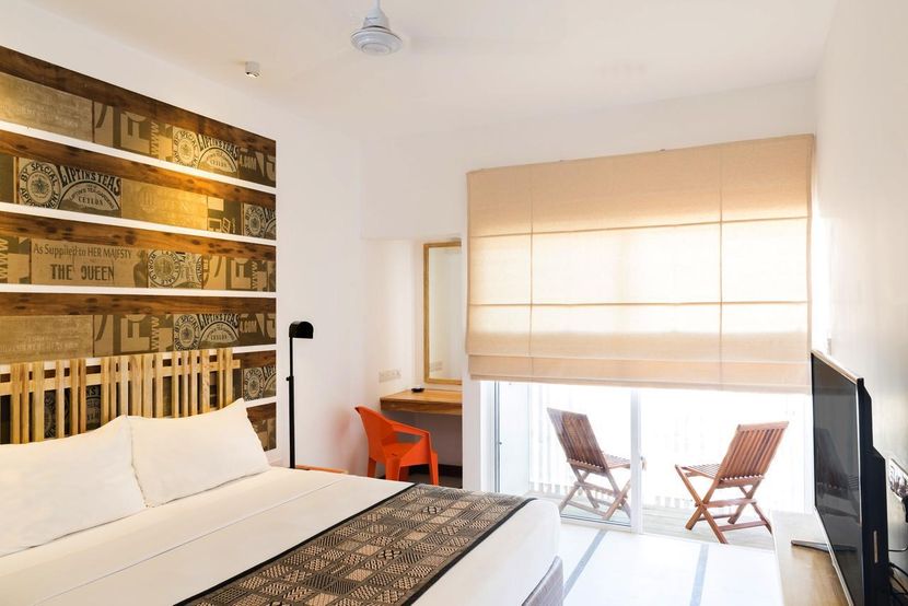 HOTEL J - 2