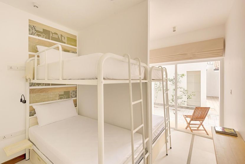 HOTEL J - 6