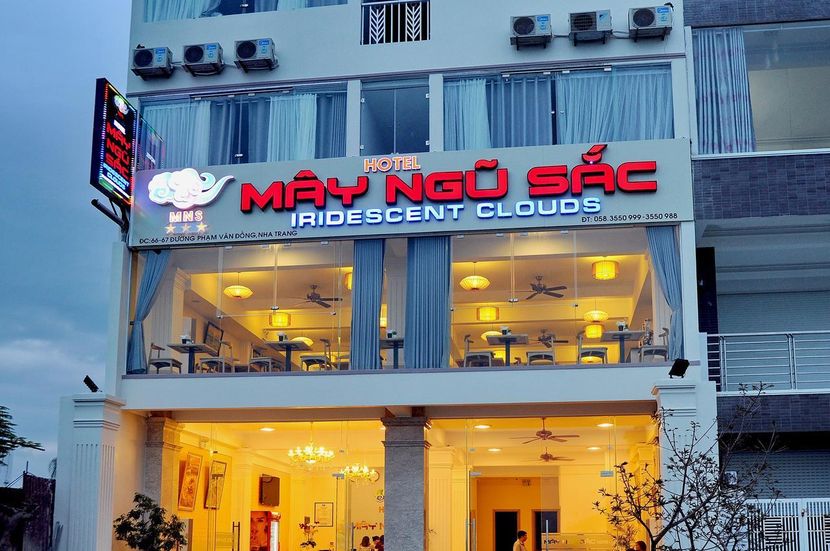 MAY NGU SAC - IRIDESCENT CLOUDS HOTEL - 1