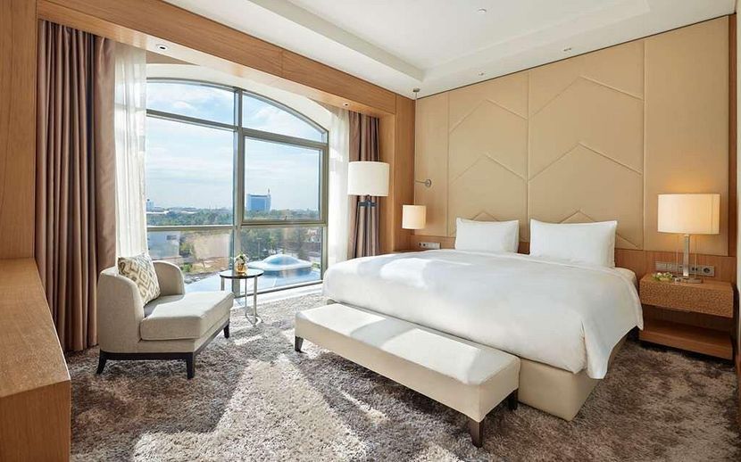HYATT REGENCY - 6