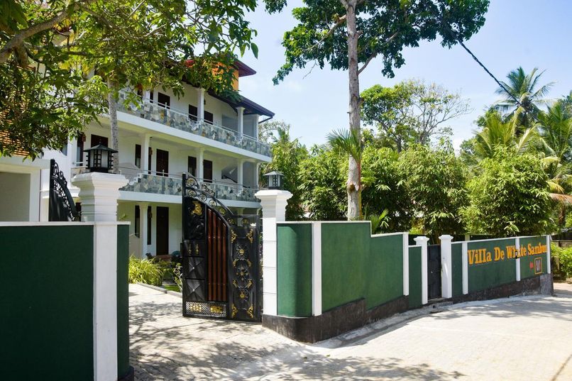 VILLA DE WHITE SAMBUR - 1