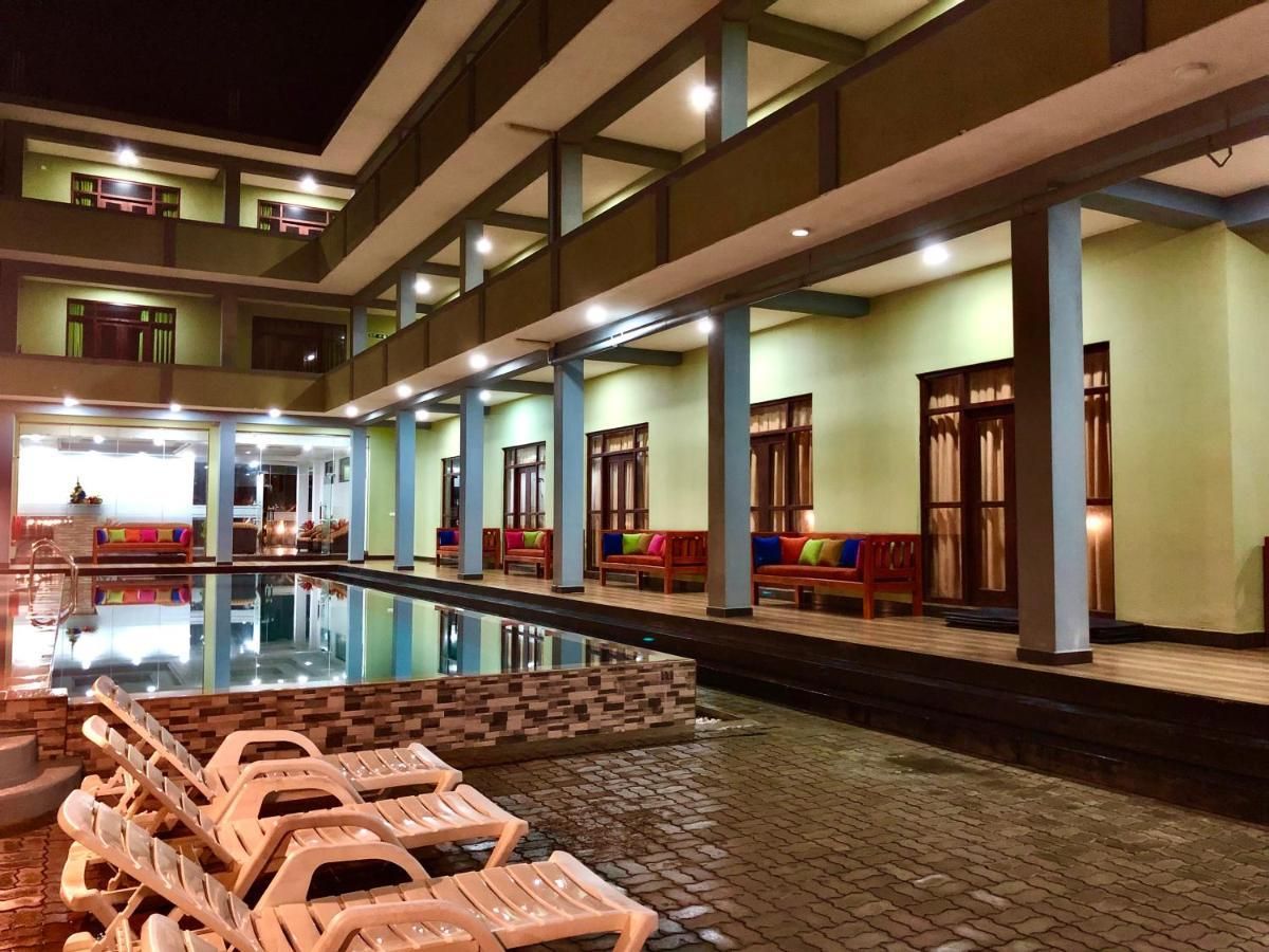 SERENADE BEACH HOTEL - 13