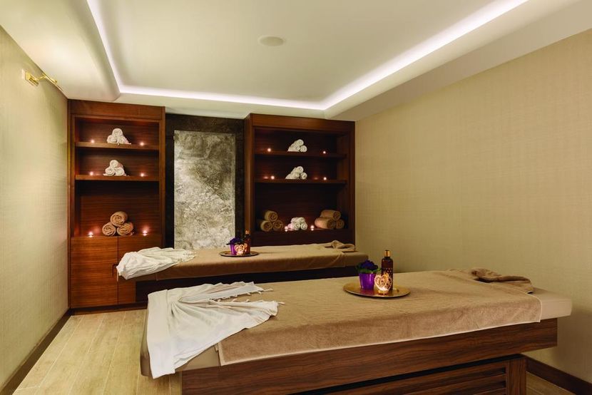 Ramada by Wyndham Istanbul Golden Horn - 3