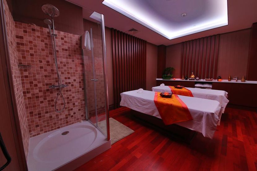 Ramada Hotel & Suites by Wyndham Istanbul Merter - 4