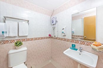 HOTEL 81 LUCKY - 3