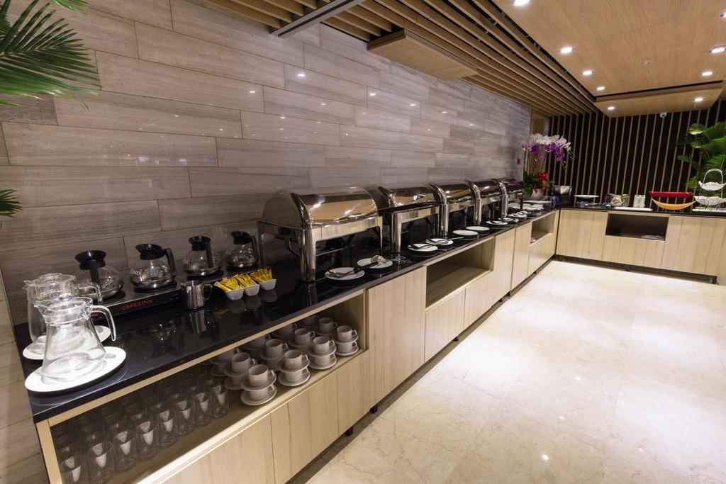 AVANTI BOUTIQUE HOTEL - 4