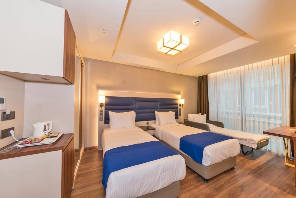 Golden Royal Hotel - 11