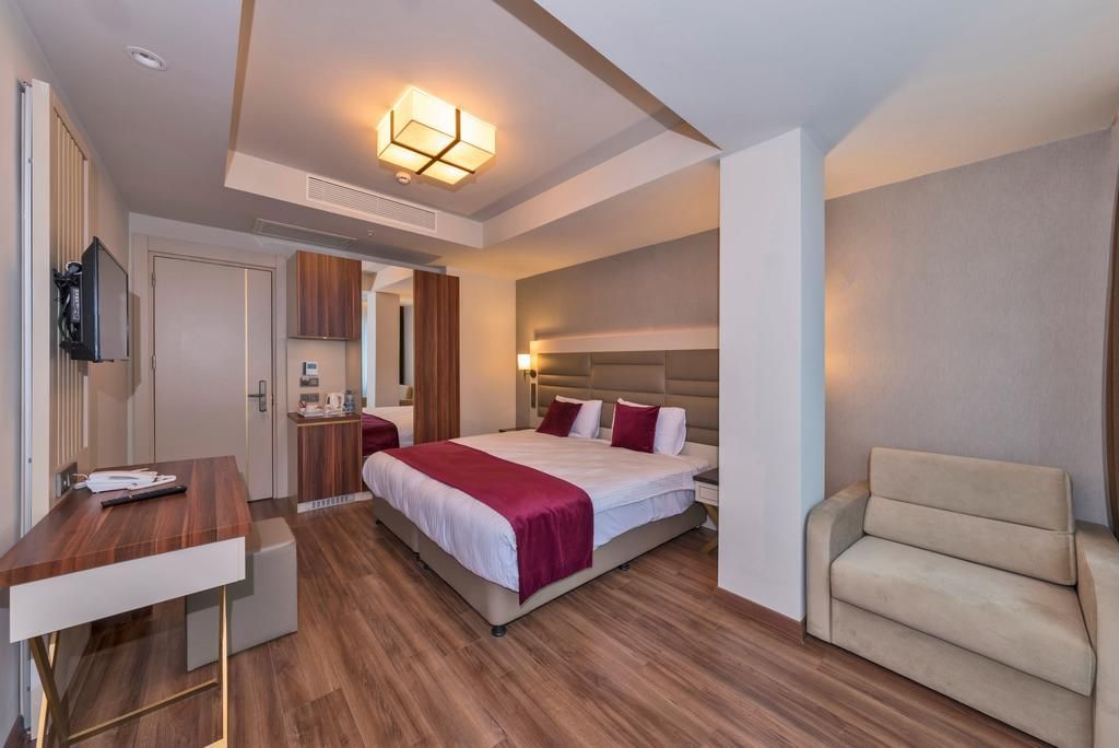 Golden Royal Hotel - 12