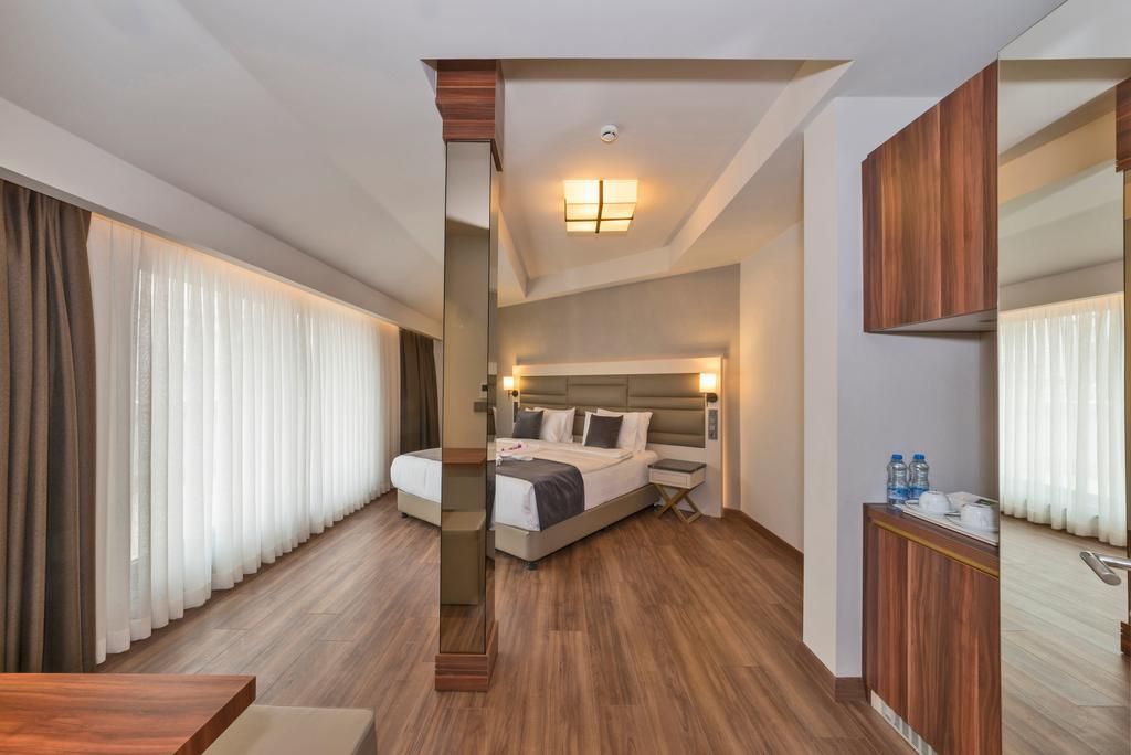 Golden Royal Hotel - 5