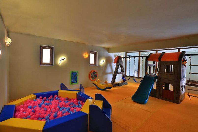 THAPROBAN PAVILION WAVES - 2