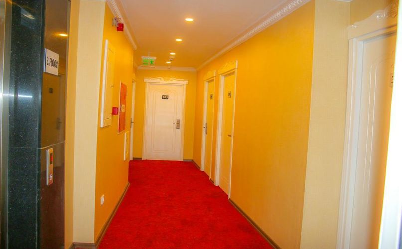 Deluxe Newport Hotel - 5