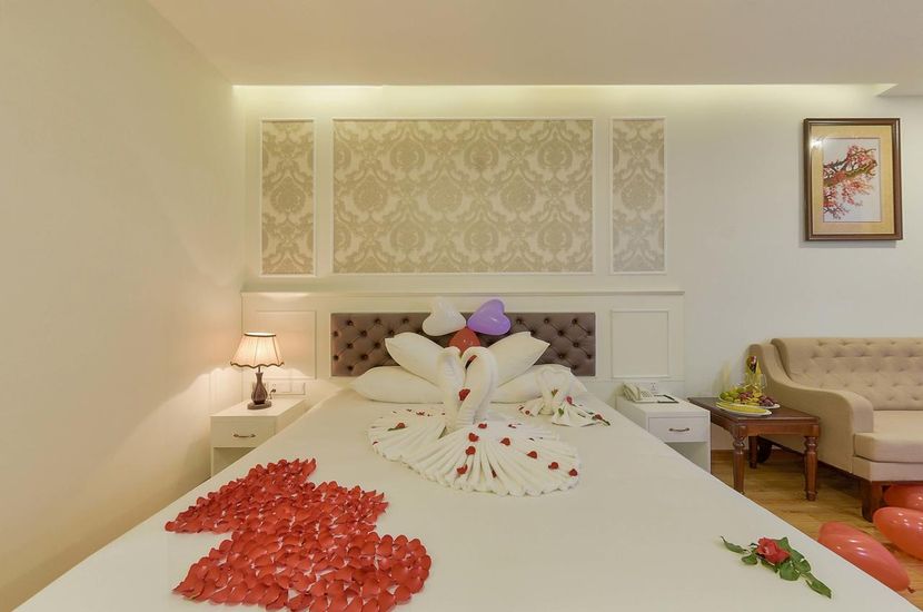 IMPERIAL HOTEL - 4