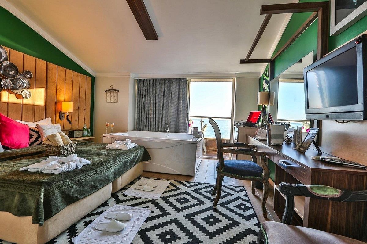 Anjelique House - 23