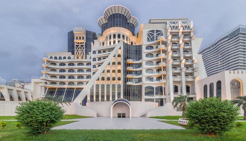 THE GRAND GLORIA HOTEL - 1
