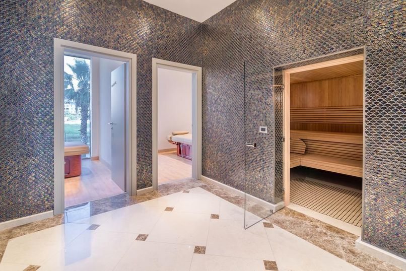 THE GRAND GLORIA HOTEL - 6