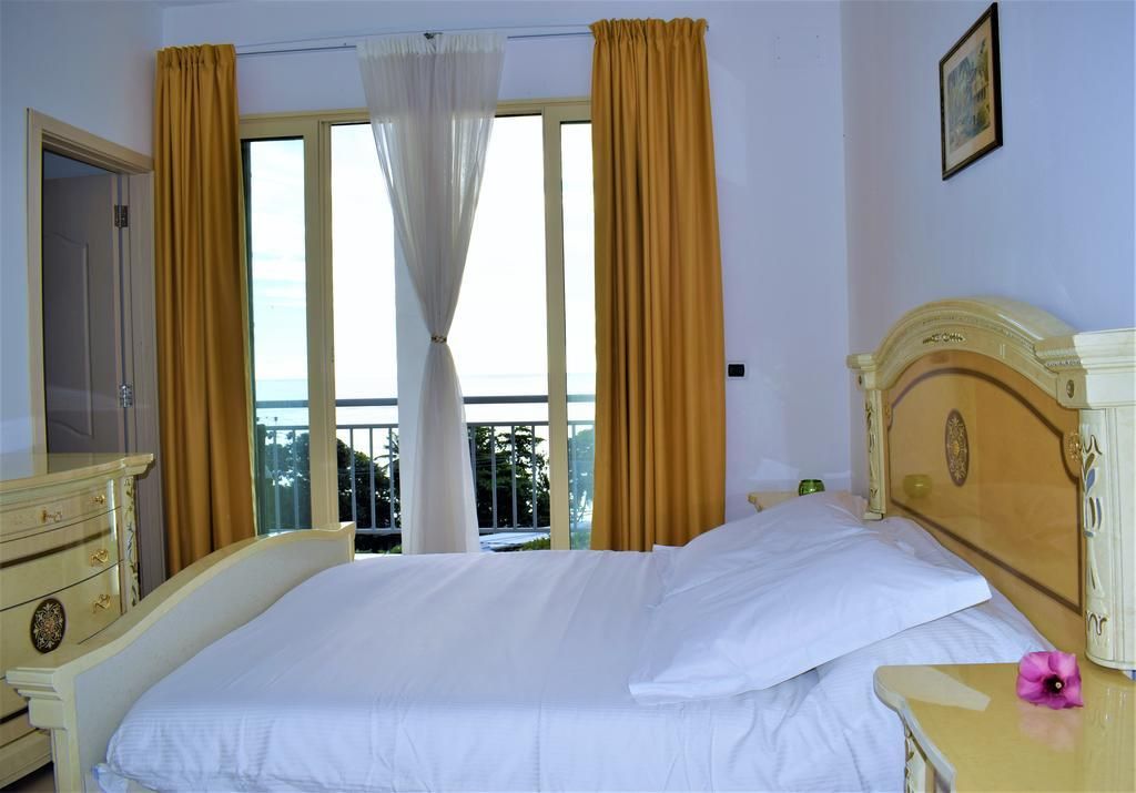 VILLA ROSCIA (child only 5+) - 8