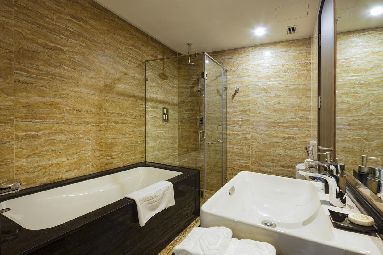 EMERALD BAY HOTEL & SPA - 30