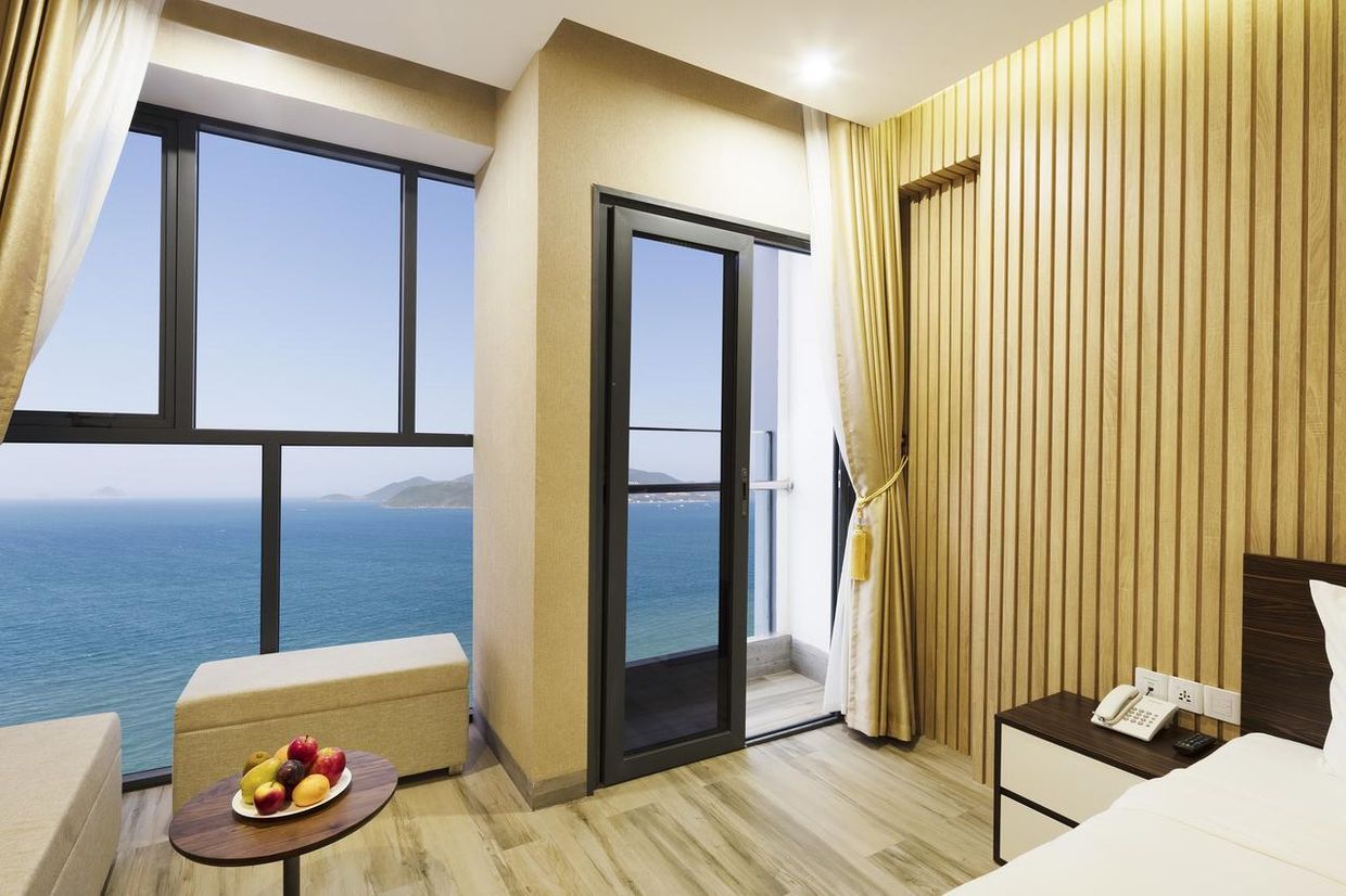 EMERALD BAY HOTEL & SPA - 9