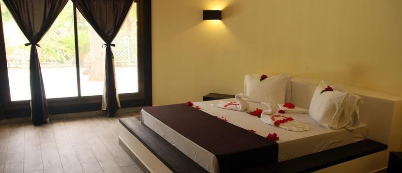 BLUE MOON RESORT - 4