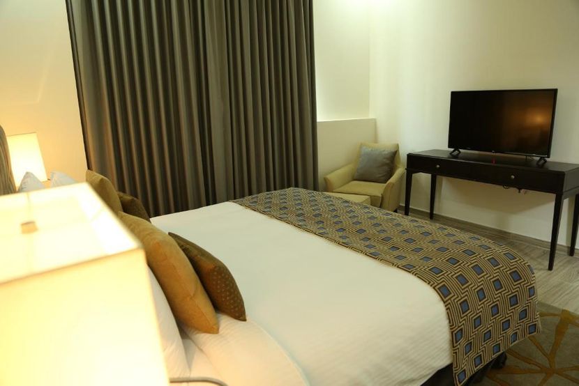 THE UPTOWN HOTEL - 4