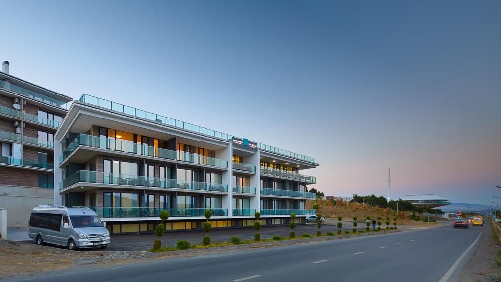 LISI HILLS - 1