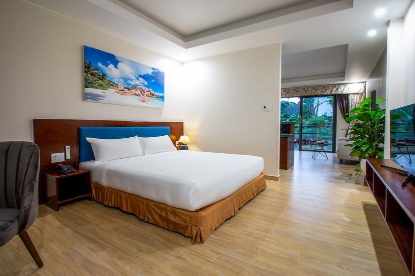 TOM HILL BOUTIQUE RESORT & SPA - 2