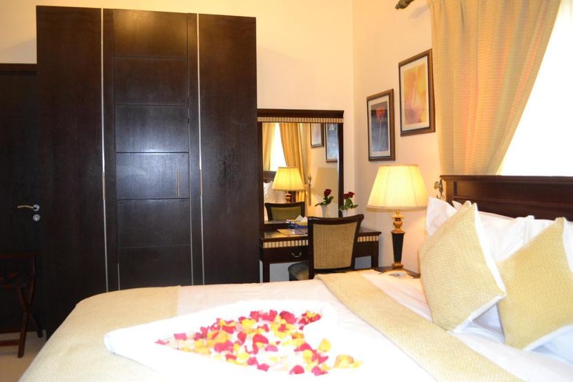 AL HAYAT HOTEL LLC. - 4