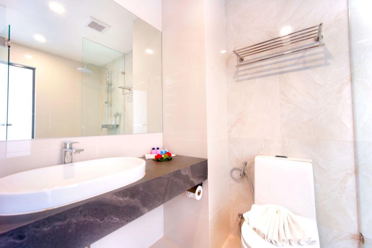 PHOENIX KARON BEACH HOTEL - 18