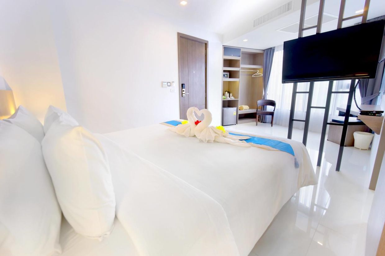 PHOENIX KARON BEACH HOTEL - 26