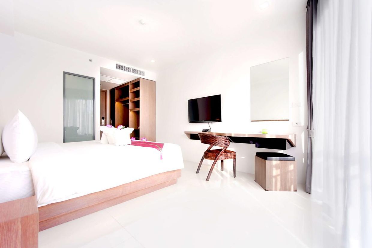 PHOENIX KARON BEACH HOTEL - 27