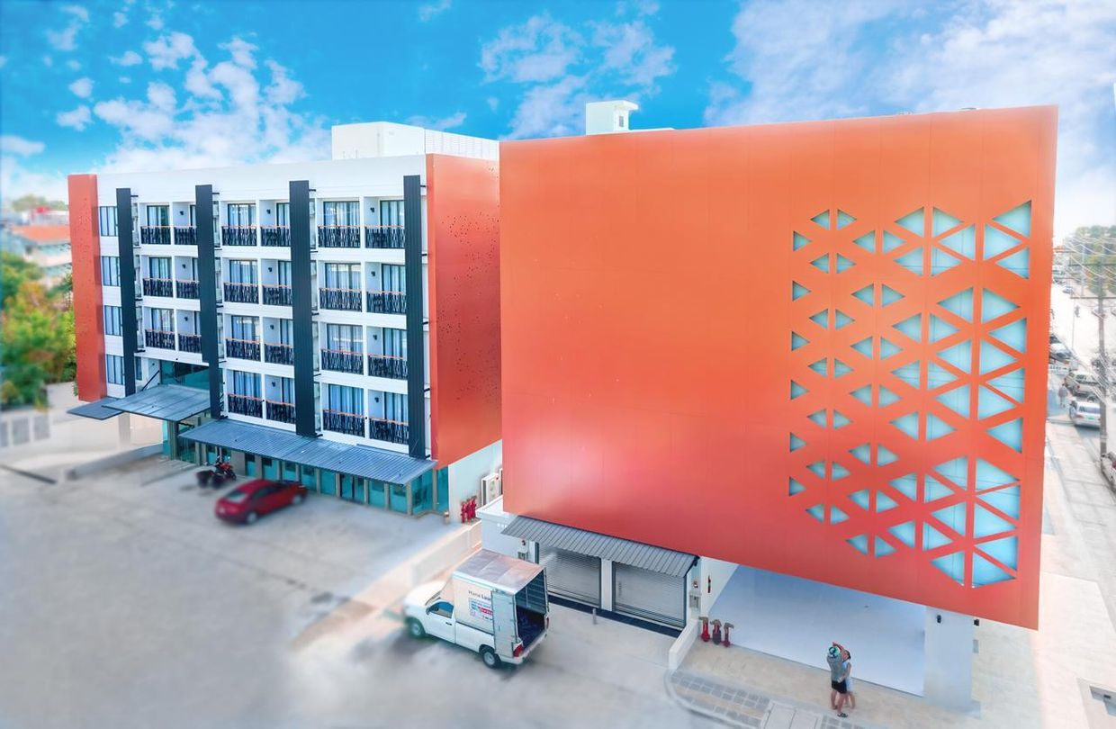 PHOENIX KARON BEACH HOTEL - 8