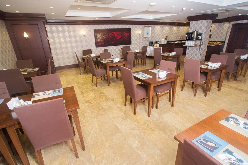 Crestium Taksim Prive & Spa Hotel - 2