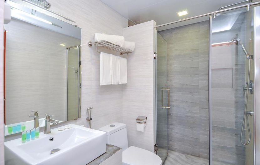 TRITON BEACH HOTEL & SPA - 5