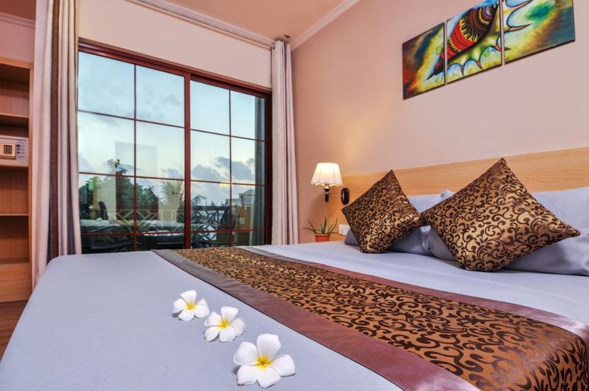 TRITON BEACH HOTEL & SPA - 6