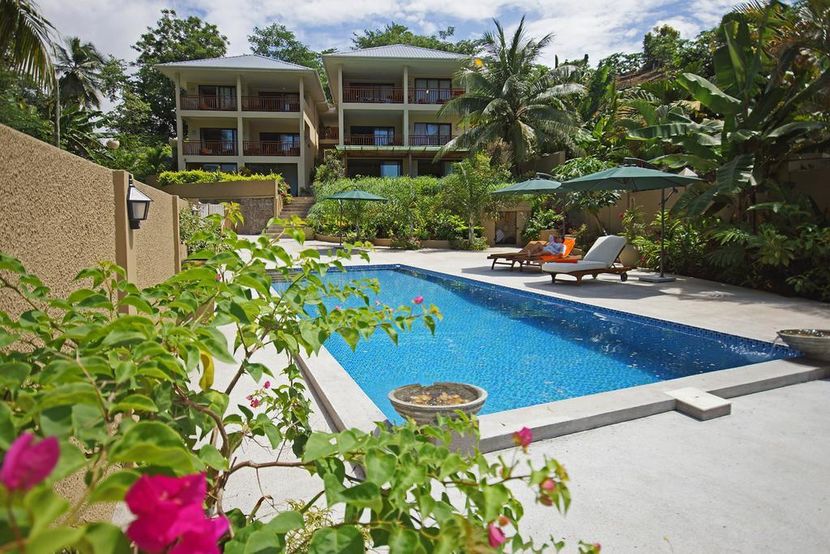 EDEN HILLS RESIDENCE - 1