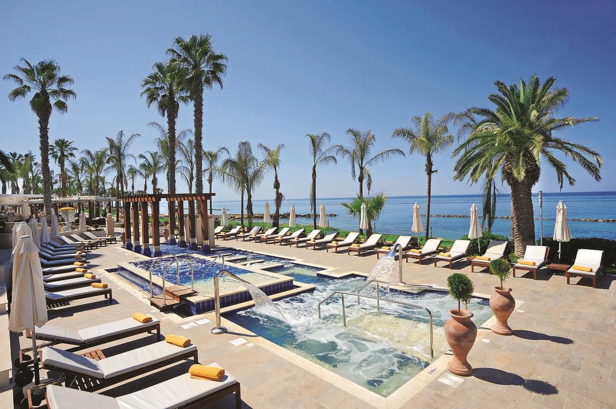 ALEXANDER THE GREAT BEACH HOTEL - 11