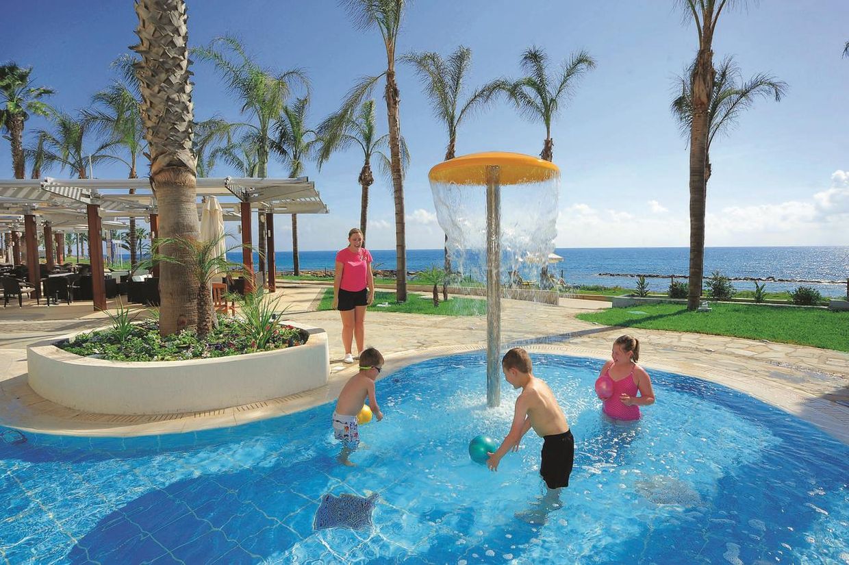 ALEXANDER THE GREAT BEACH HOTEL - 13